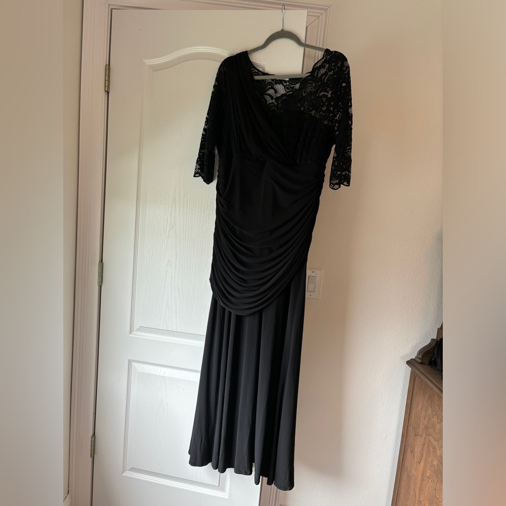 Kiyonna 1X/14-16 Black Lace Floor Length Gown